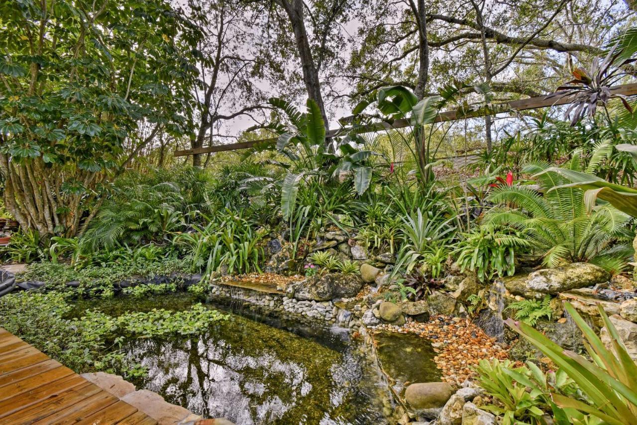 Sarasota Bungalow With Pergola, Garden And Waterfalls! Villa Kültér fotó